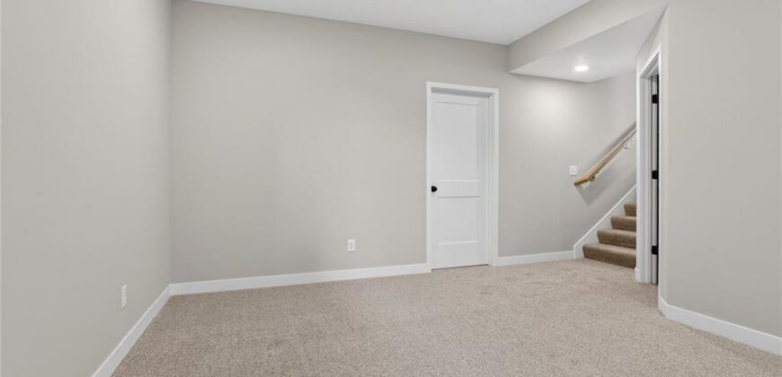 16268 Giorgia Street, Parkville, MO 64152
