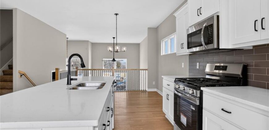16268 Giorgia Street, Parkville, MO 64152