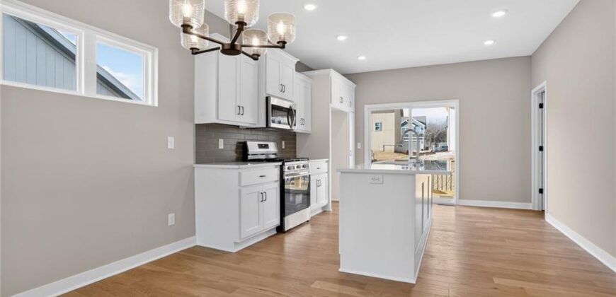 16268 Giorgia Street, Parkville, MO 64152