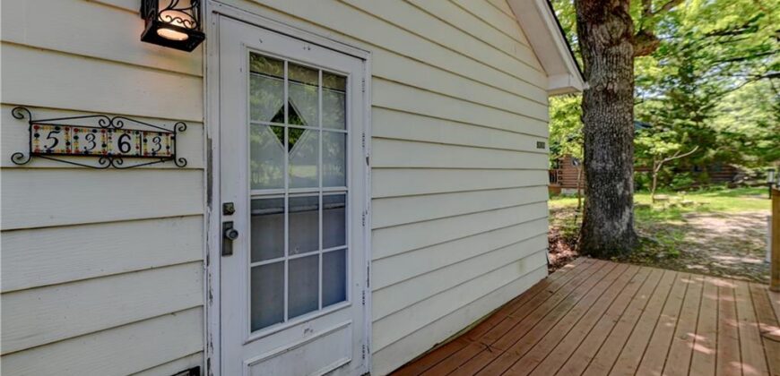 5363 NW Wagon Trail, Houston Lake, MO 64151