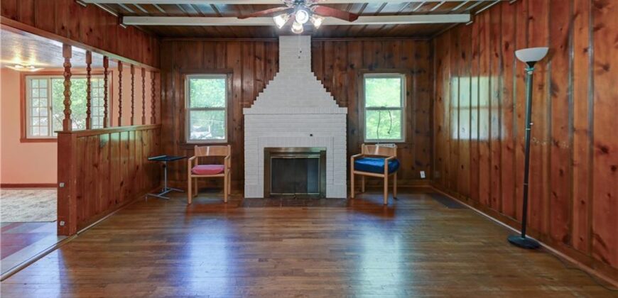 5363 NW Wagon Trail, Houston Lake, MO 64151