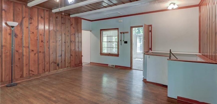 5363 NW Wagon Trail, Houston Lake, MO 64151