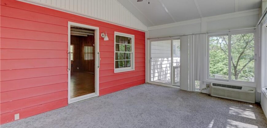 5363 NW Wagon Trail, Houston Lake, MO 64151