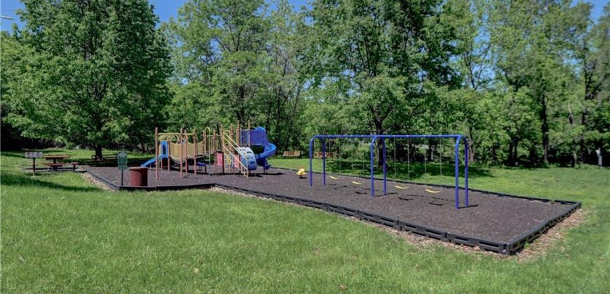 5363 NW Wagon Trail, Houston Lake, MO 64151