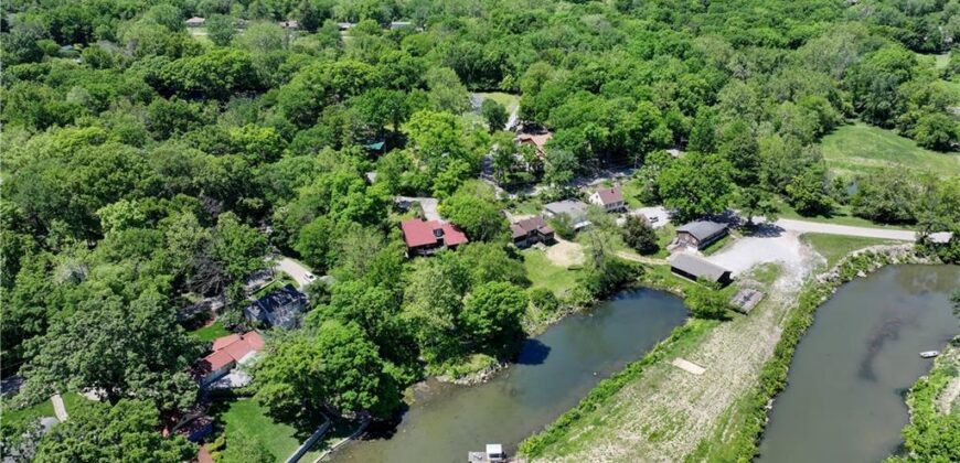 5363 NW Wagon Trail, Houston Lake, MO 64151