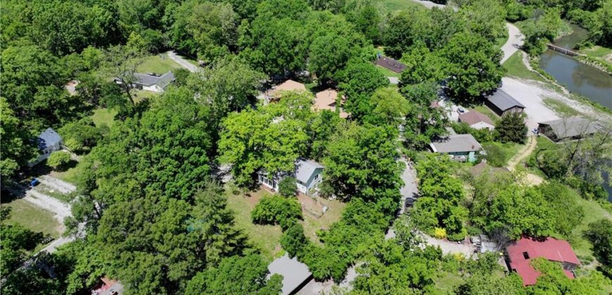 5363 NW Wagon Trail, Houston Lake, MO 64151