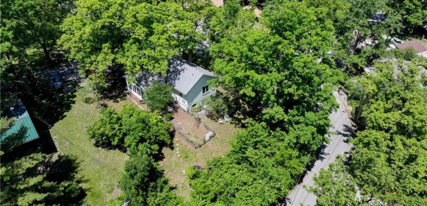 5363 NW Wagon Trail, Houston Lake, MO 64151