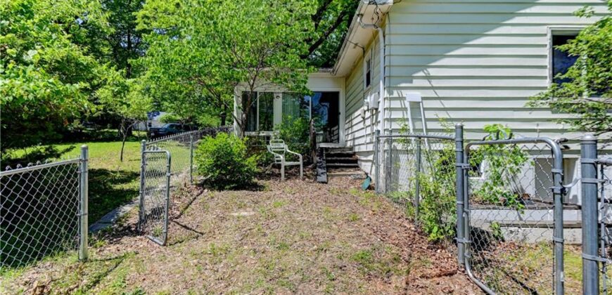 5363 NW Wagon Trail, Houston Lake, MO 64151