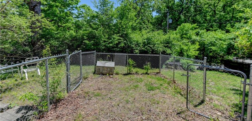 5363 NW Wagon Trail, Houston Lake, MO 64151