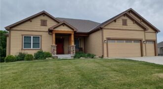 13275 N Silver Ridge Drive, Platte City, MO 64079