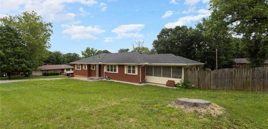 7517 N Central Street, Gladstone, MO 64118