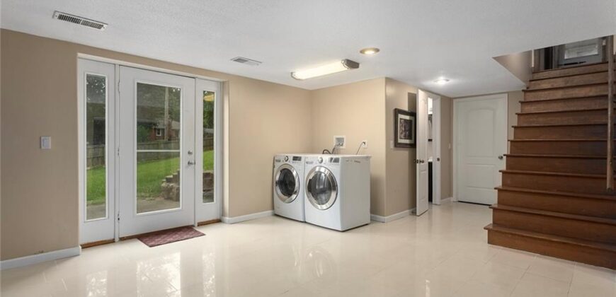 7517 N Central Street, Gladstone, MO 64118