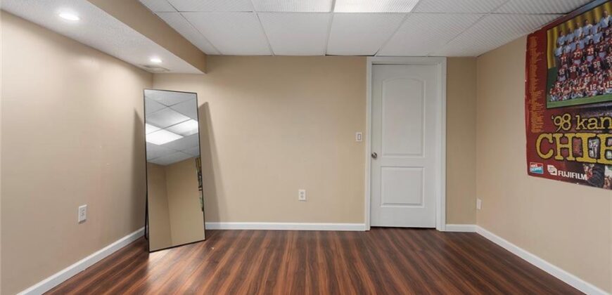 7517 N Central Street, Gladstone, MO 64118