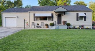 2232 NE Gaddy Road, Kansas City, MO 64118
