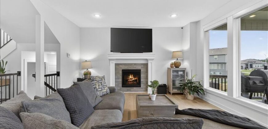 6619 NW 105th Court, Kansas City, MO 64154