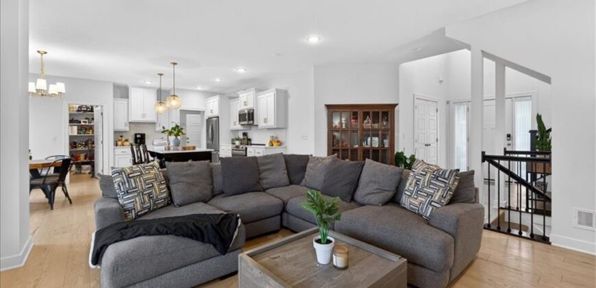 6619 NW 105th Court, Kansas City, MO 64154