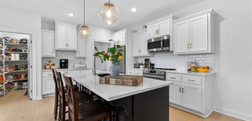 6619 NW 105th Court, Kansas City, MO 64154