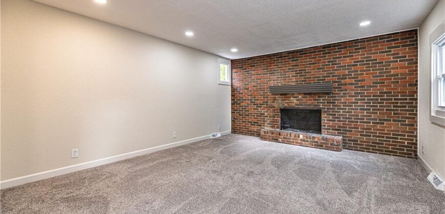 1401 67th Place, Kansas City, MO 64118