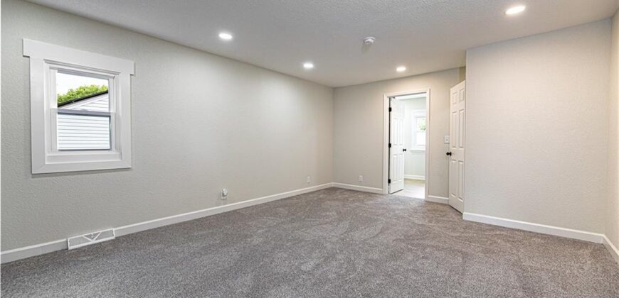 1401 67th Place, Kansas City, MO 64118