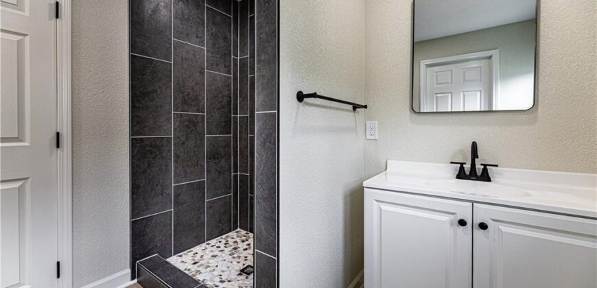 1401 67th Place, Kansas City, MO 64118