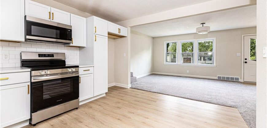 1401 67th Place, Kansas City, MO 64118