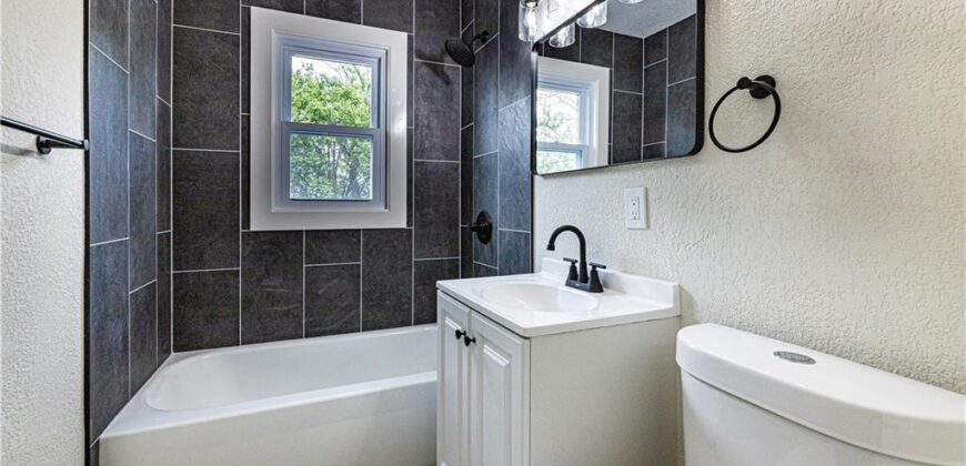 1401 67th Place, Kansas City, MO 64118