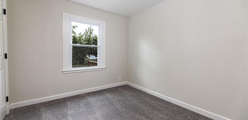1401 67th Place, Kansas City, MO 64118
