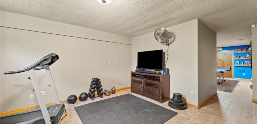 616 NW 42nd Terrace, Kansas City, MO 64116