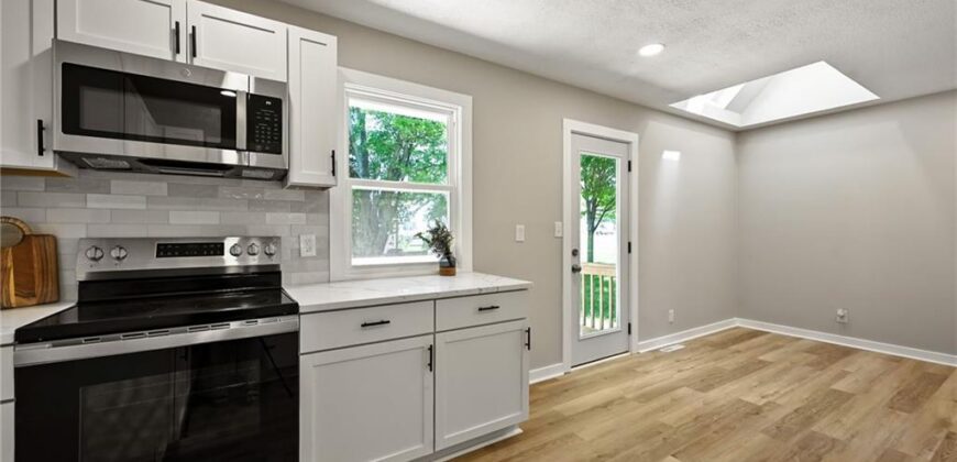 406 E 11th Street, Kearney, MO 64060