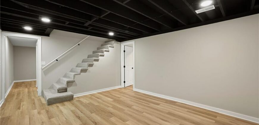 406 E 11th Street, Kearney, MO 64060