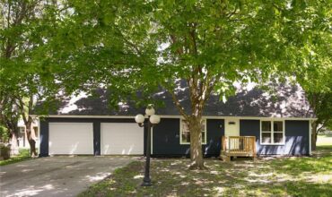406 E 11th Street, Kearney, MO 64060
