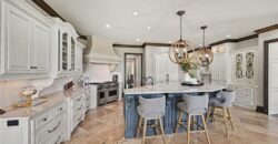 6924 Watson’s Country Lane, Parkville, MO 64152