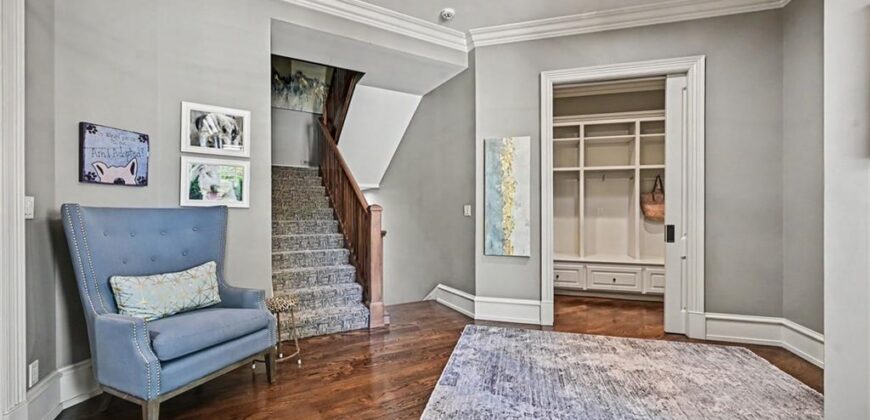6924 Watson’s Country Lane, Parkville, MO 64152