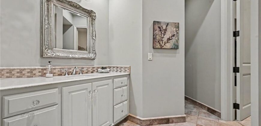6924 Watson’s Country Lane, Parkville, MO 64152