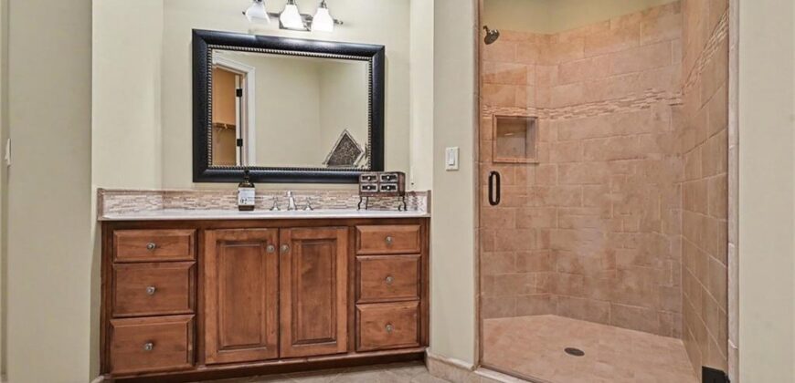 6924 Watson’s Country Lane, Parkville, MO 64152