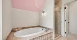 6924 Watson’s Country Lane, Parkville, MO 64152