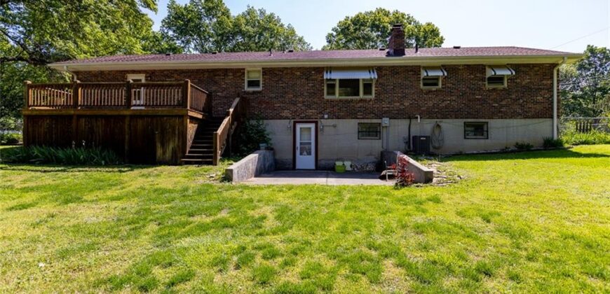 8030 N Main Street, Kansas City, MO 64118