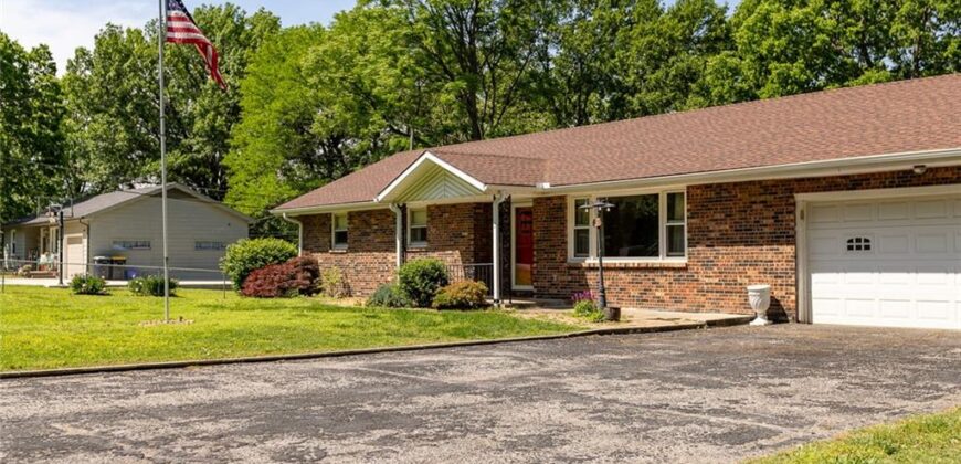 8030 N Main Street, Kansas City, MO 64118