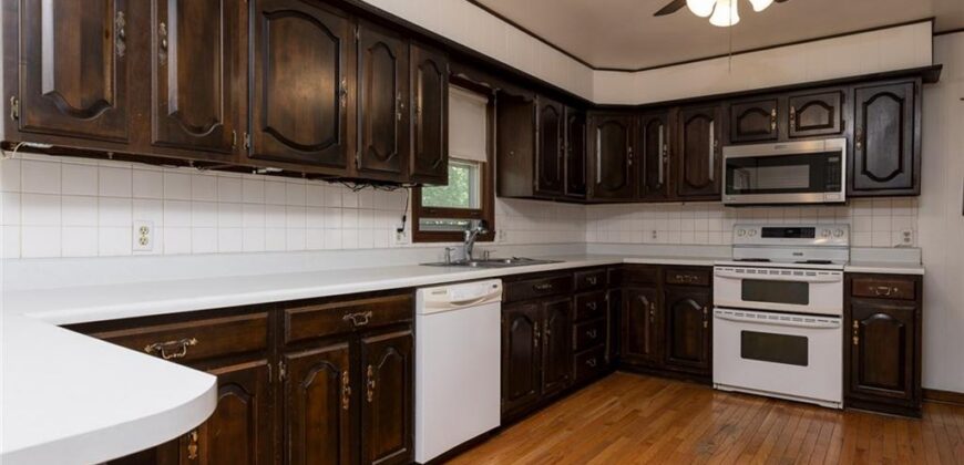 8030 N Main Street, Kansas City, MO 64118