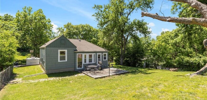 614 NE Woodlawn Street, Kansas City, MO 64116