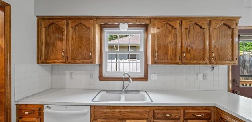 725 Laurel Avenue, Liberty, MO 64068