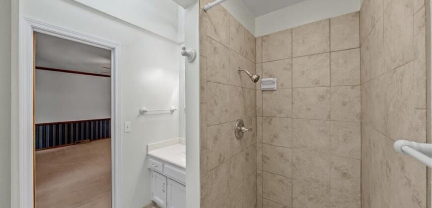 725 Laurel Avenue, Liberty, MO 64068
