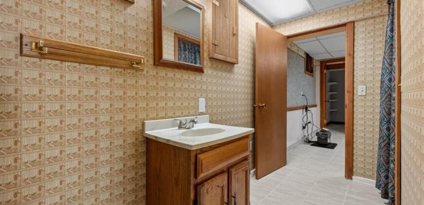 725 Laurel Avenue, Liberty, MO 64068