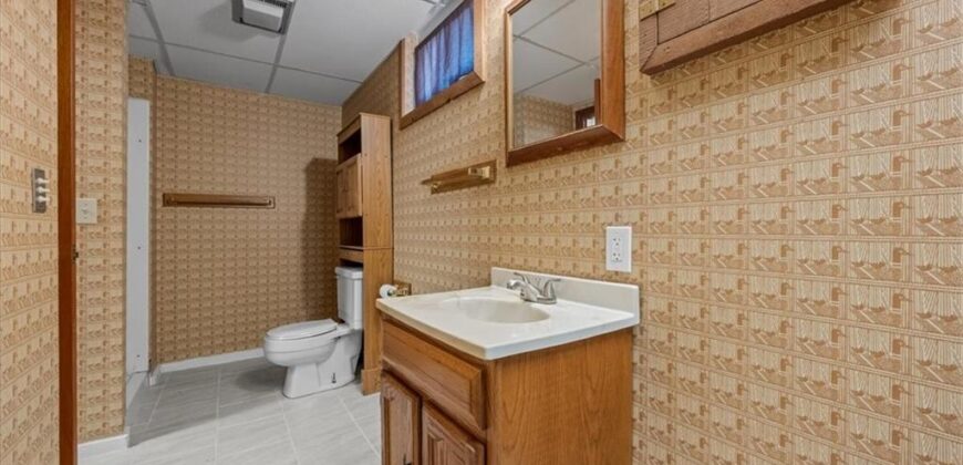 725 Laurel Avenue, Liberty, MO 64068