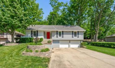 725 Laurel Avenue, Liberty, MO 64068