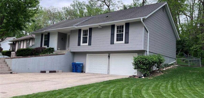 725 Laurel Avenue, Liberty, MO 64068