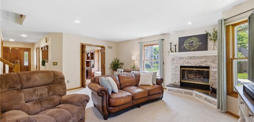 7638 N Pomona Avenue, Kansas City, MO 64152