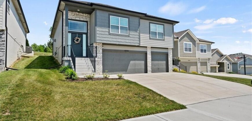 6745 Prairie Lane, Parkville, MO 64152