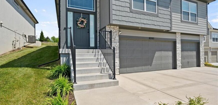 6745 Prairie Lane, Parkville, MO 64152