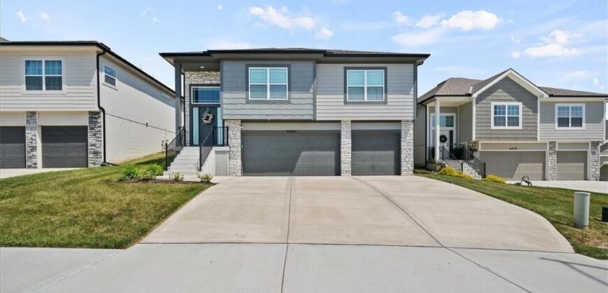 6745 Prairie Lane, Parkville, MO 64152